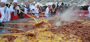 Sivrihisar Dövme Sucuk Festivali'nde 7,5 ton sucuk ekmek ikram edildi