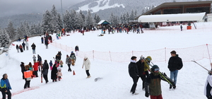 Ilgaz Dağı'ndaki Yurduntepe Kayak Merkezi'nde yarıyıl tatili yoğunluğu