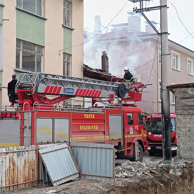 Kastamonu'da çıkan yangında ahşap evde hasar oluştu
