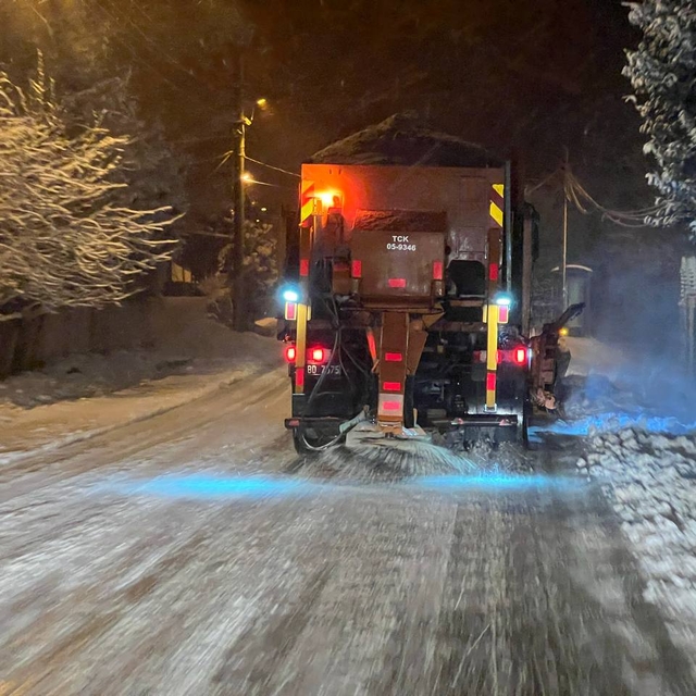 Sakarya'da Kocaali-Hendek yolu yoğun kar nedeniyle ulaşıma kapatıldı