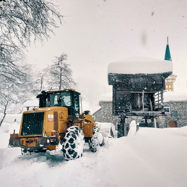 Giresun ve Rize'de 36 köy yolunda ulaşım sağlanamıyor