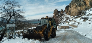 Diyarbakır'da kardan kapanan 474 kilometre yol ulaşıma açıldı