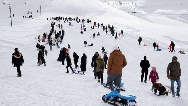 Bitlis'teki kayak merkezinde yarıyıl tatili yoğunluğu yaşanıyor