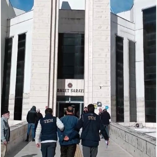 Balıkesir'de firari FETÖ hükümlüsü yakalandı