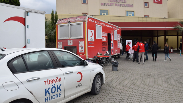 Turgutlu'da kan ve kök hücre bağışı kampanyası düzenlendi
