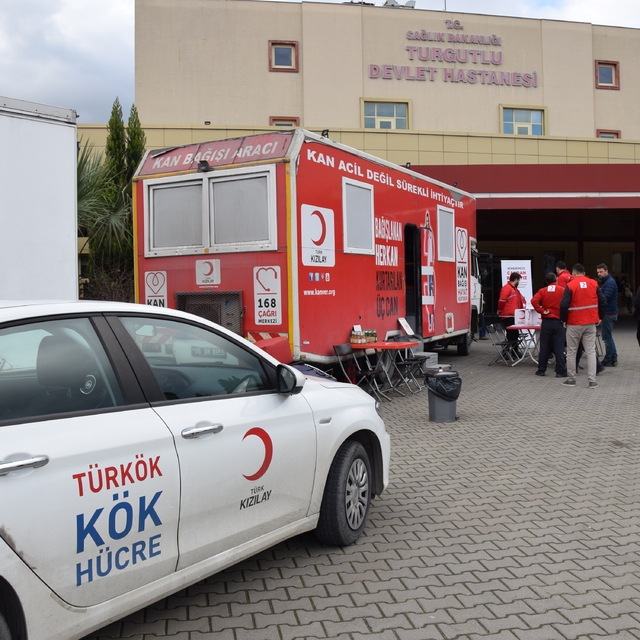 Turgutlu'da kan ve kök hücre bağışı kampanyası düzenlendi