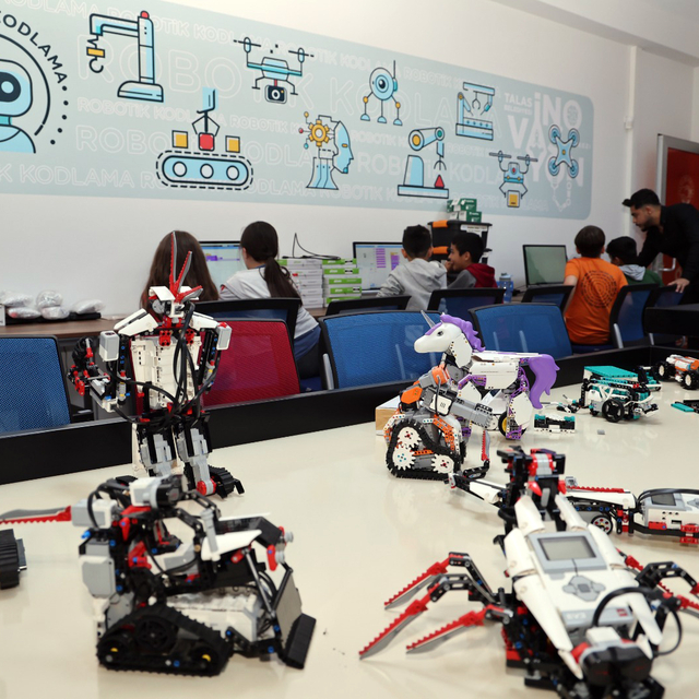 Talas'ta geleceğin bilişimcileri yetişecek