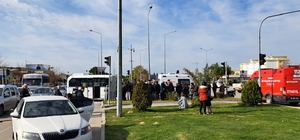 Adana'da minibüs ile otomobilin çarpıştığı kazada 9 kişi yaralandı