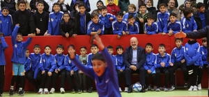 Kocasinan'da babalar ve oğulları halı sahada mücadele etti