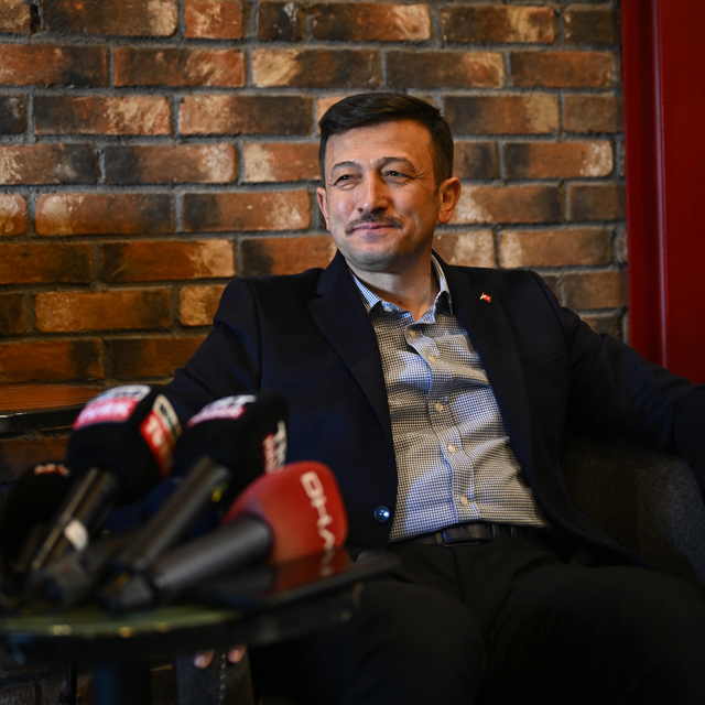 İzmir Büyükşehir Belediye Başkan adayı Dağ, üniversitelilerle bir araya gel...