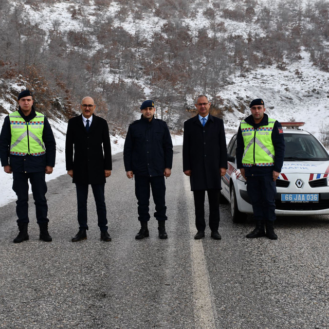 Kaymakam Aydın, karla mücadele ekiplerini denetledi