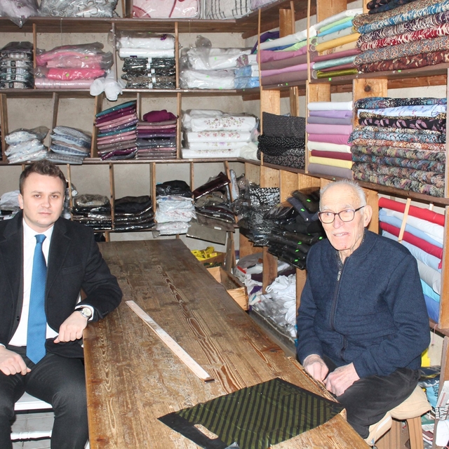 Gerze Kaymakamı Arabacı, 92 yaşındaki esnafı ziyaret etti