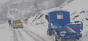 Düzce'nin sahil bölgesinde rüzgar, yüksek kesimlerinde kar yağışı etkili ol...