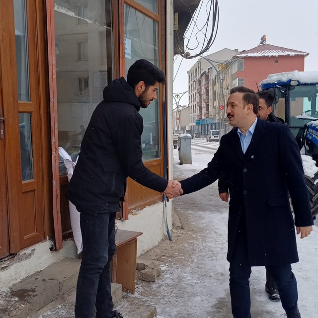 Malazgirt Kaymakamı Bayram, esnafı ziyaret etti