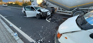 Sultanhisar'da otomobille minibüsün çarpıştığı kazada 4 kişi yaralandı