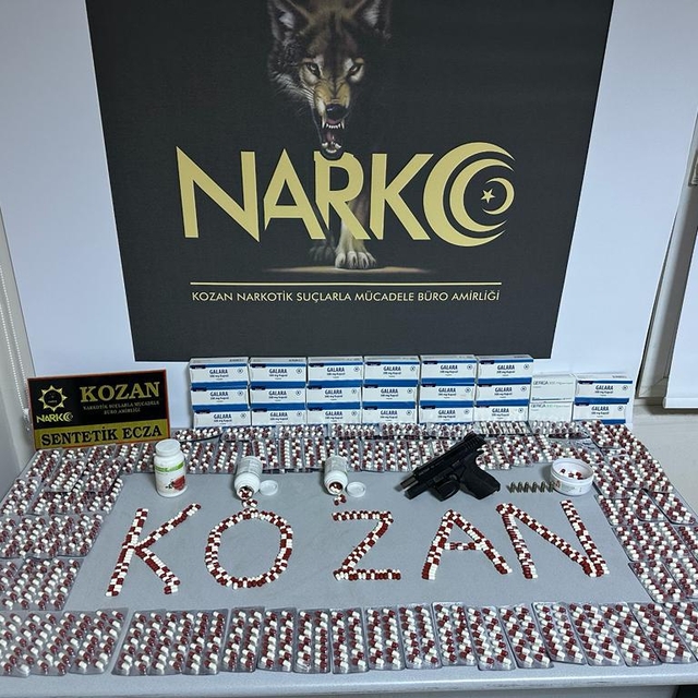 Adana'nın Kozan ilçesinde bin 782 uyuşturucu hap ele geçirildi
