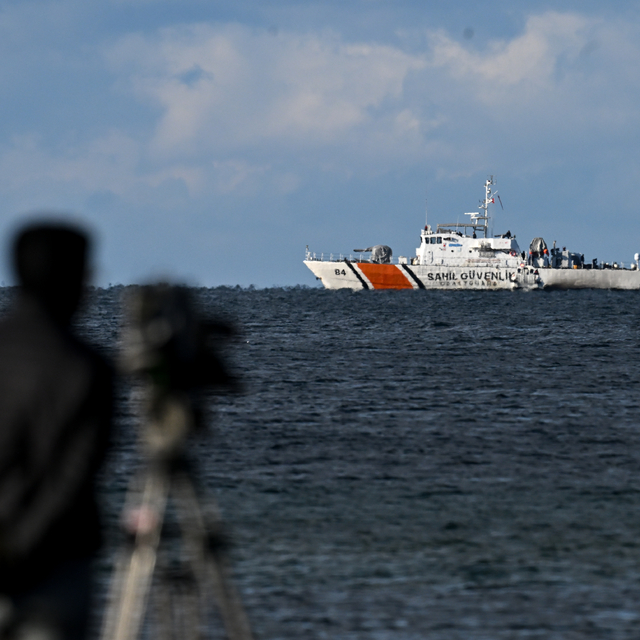 GÜNCELLEME - İzmir'in Dikili ilçesinde balıkçı teknesinin batması sonucu 3...