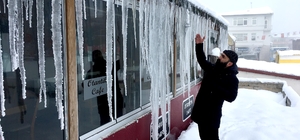 Ardahan buz kesti, Çıldır'da dereceler eksi 32'yi gösterdi