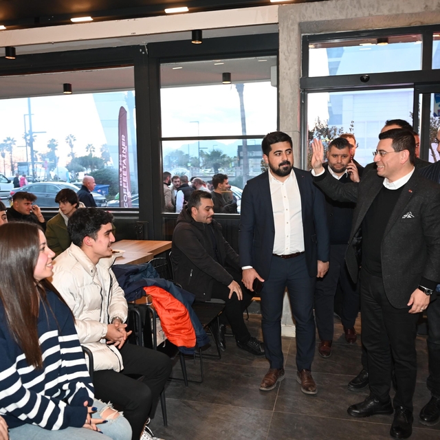 Büyükşehir Belediye Başkan Adayı Tütüncü, gençlerle buluştu
