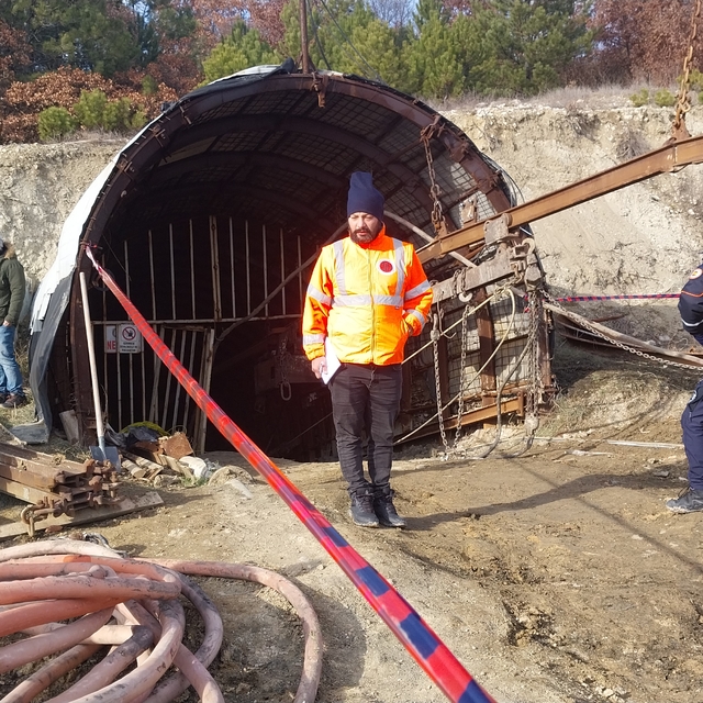 Kütahya'da göçük meydana gelen maden ocağında 1 işçi mahsur kaldı