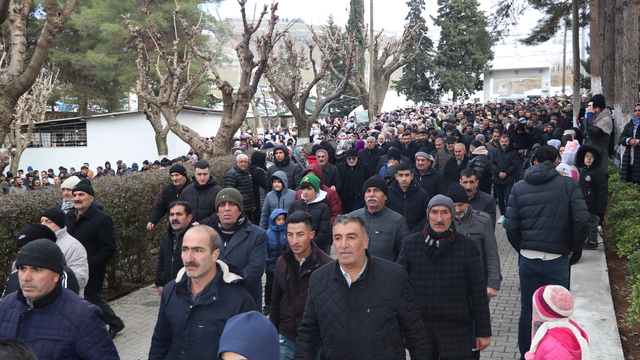 Batman'da kanaat önderi Süleyman Bağdu mezarı başında anıldı