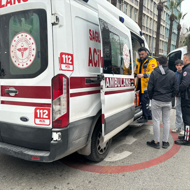 Denizli'de kafede çıkan bıçaklı kavgada bir kişi yaralandı