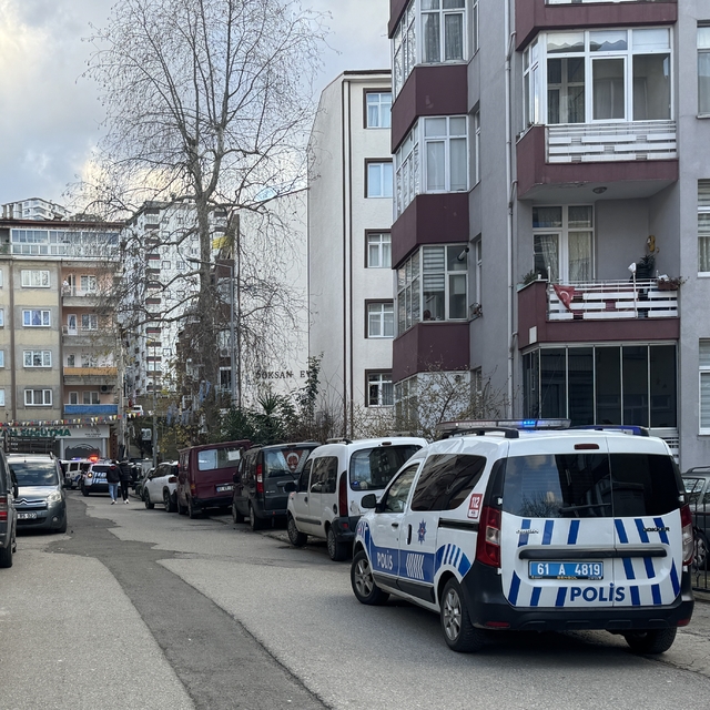 Trabzon'da bıçaklı  kavgada 2 kişi yaralandı