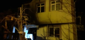 Nallıhan'da çıkan yangında 2 katlı ev zarar gördü