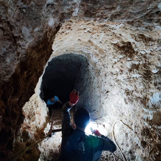 Mersin'de izinsiz kazı yapan 8 zanlı suçüstü yakalandı
