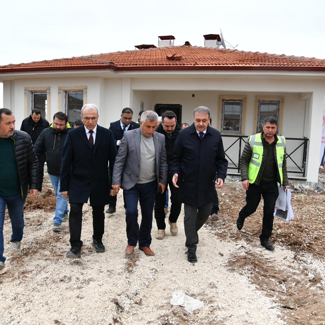 Şanlıurfa Valisi Şıldak, deprem konutlarında inceleme yaptı