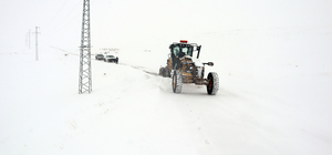 Iğdır'da kardan kapanan 120 köy yolu ulaşıma açıldı