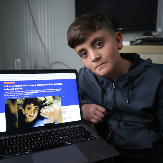 6 ŞUBAT DEPREMLERİNİN BİRİNCİ YILI - Enkaz altında simit isteyen çocuk, ken...