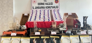 Edirne'de kaçak tütün operasyonunda 2 şüpheli gözaltına alındı