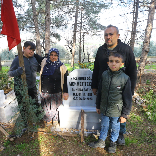 6 ŞUBAT DEPREMLERİNİN BİRİNCİ YILI - Ailesini kaybettiği Ebrar Sitesi enkaz...