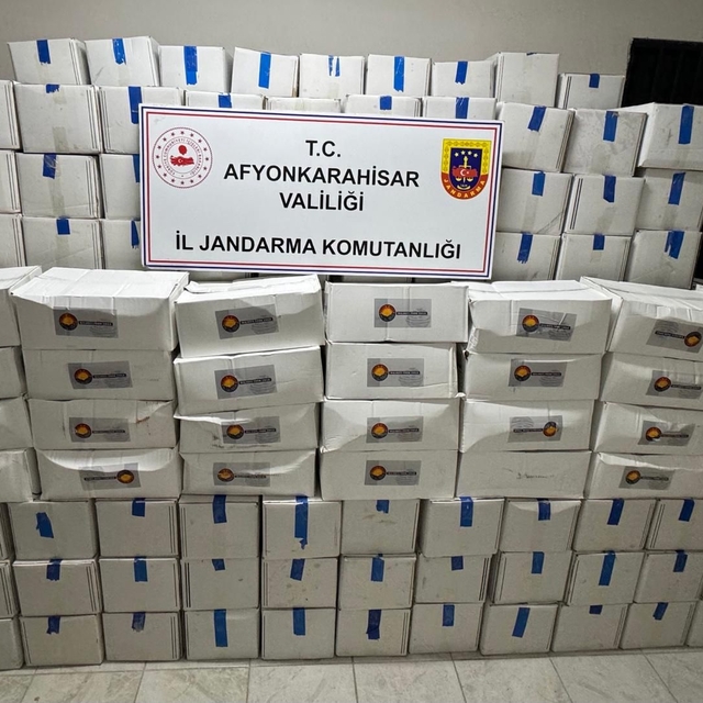 Afyonkarahisar'da gümrük kaçağı ceviz içi ele geçirildi