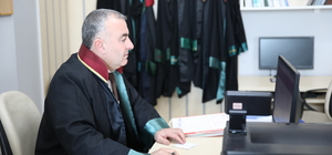 On yıl şoför olarak çalıştığı adliyede üç yıldır avukatlık yapıyor