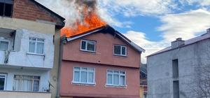 Sinop'ta 4 katlı binada çıkan yangın hasara yol açtı