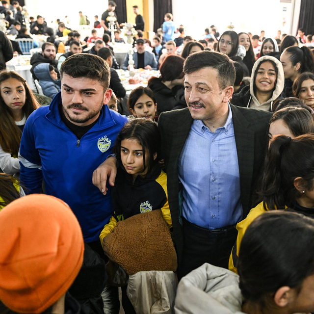 İzmir Büyükşehir Belediye Başkan adayı Hamza Dağ, Menemen'de konuştu: