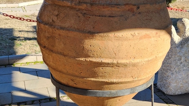 Çorum'da bulunan 1800 yıllık küp müzede sergileniyor