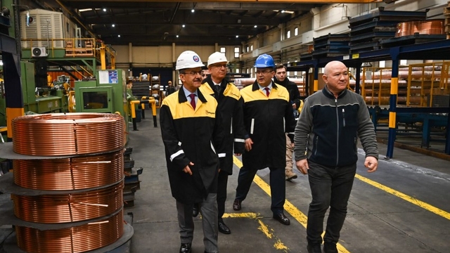Kocaeli Valisi Yavuz, fabrika ziyaretlerini sürdürüyor