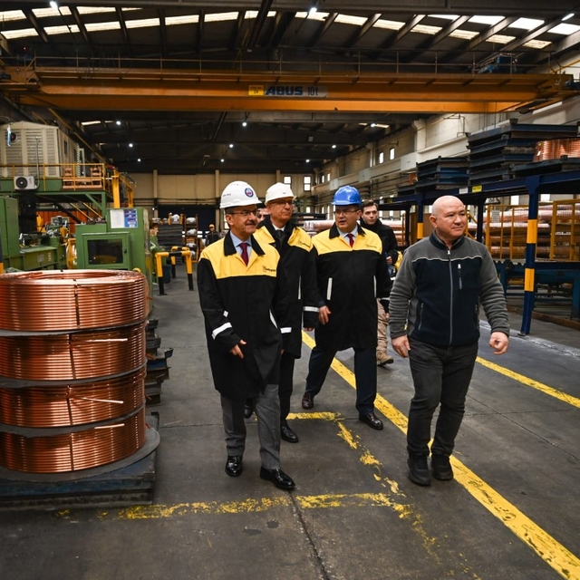 Kocaeli Valisi Yavuz, fabrika ziyaretlerini sürdürüyor