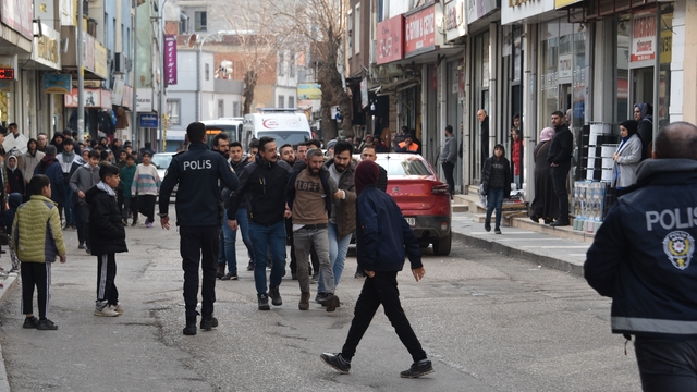 Şanlıurfa'da akraba aileler arasındaki silahlı kavgada 7 kişi yaralandı