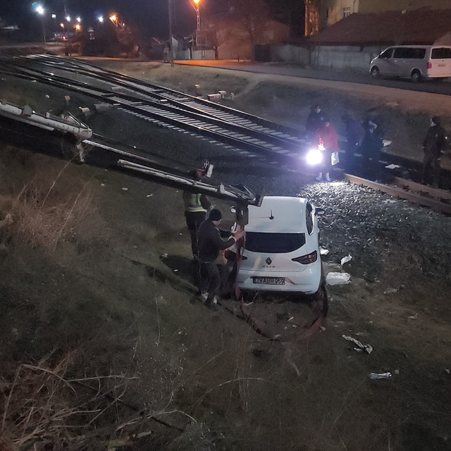 Amasya'da "dur" ihtarına uymayan araçta uyuşturucu bulundu