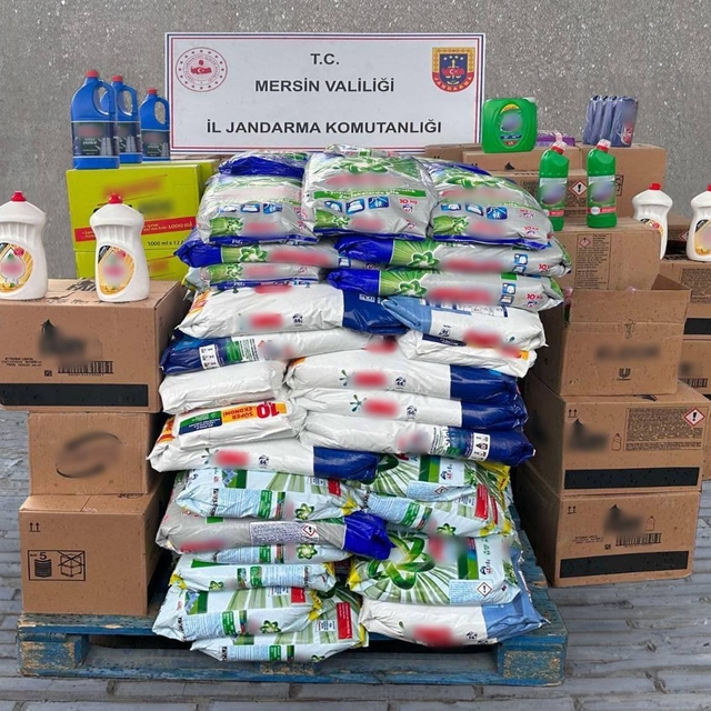 Mersin'de sahte temizlik malzemesi ürettikleri iddiasıyla 3 şüpheli yakalan...