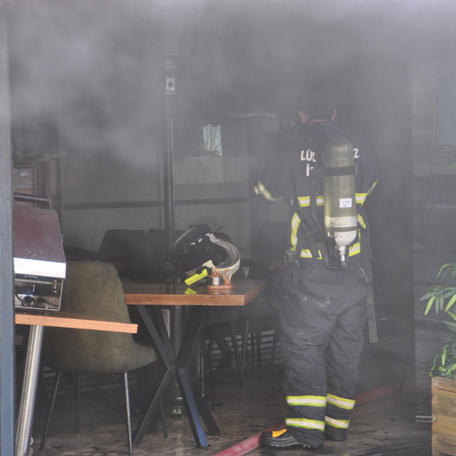 Lüleburgaz'da restoranda çıkan yangın söndürüldü
