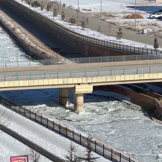 Çoruh Nehri buz tuttu; havaya atılan sıcak su kristalleşti