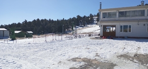 Yeterli kar yağmayan Salda Kayak Merkezi'nde sezon açılamadı 