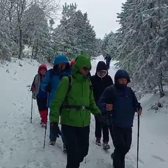 Tırmanış sırasında yaşamını yitiren dağcı anısına zirve yürüyüşü