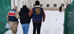 Ağrı'da kesinleşmiş hapis cezası bulunan firari hükümlü yakalandı