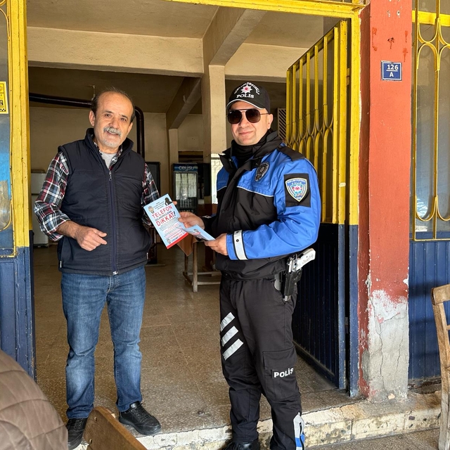 Anamur'da polis ekipleri, esnafı dolandırıcılığa karşı bilgilendirdi